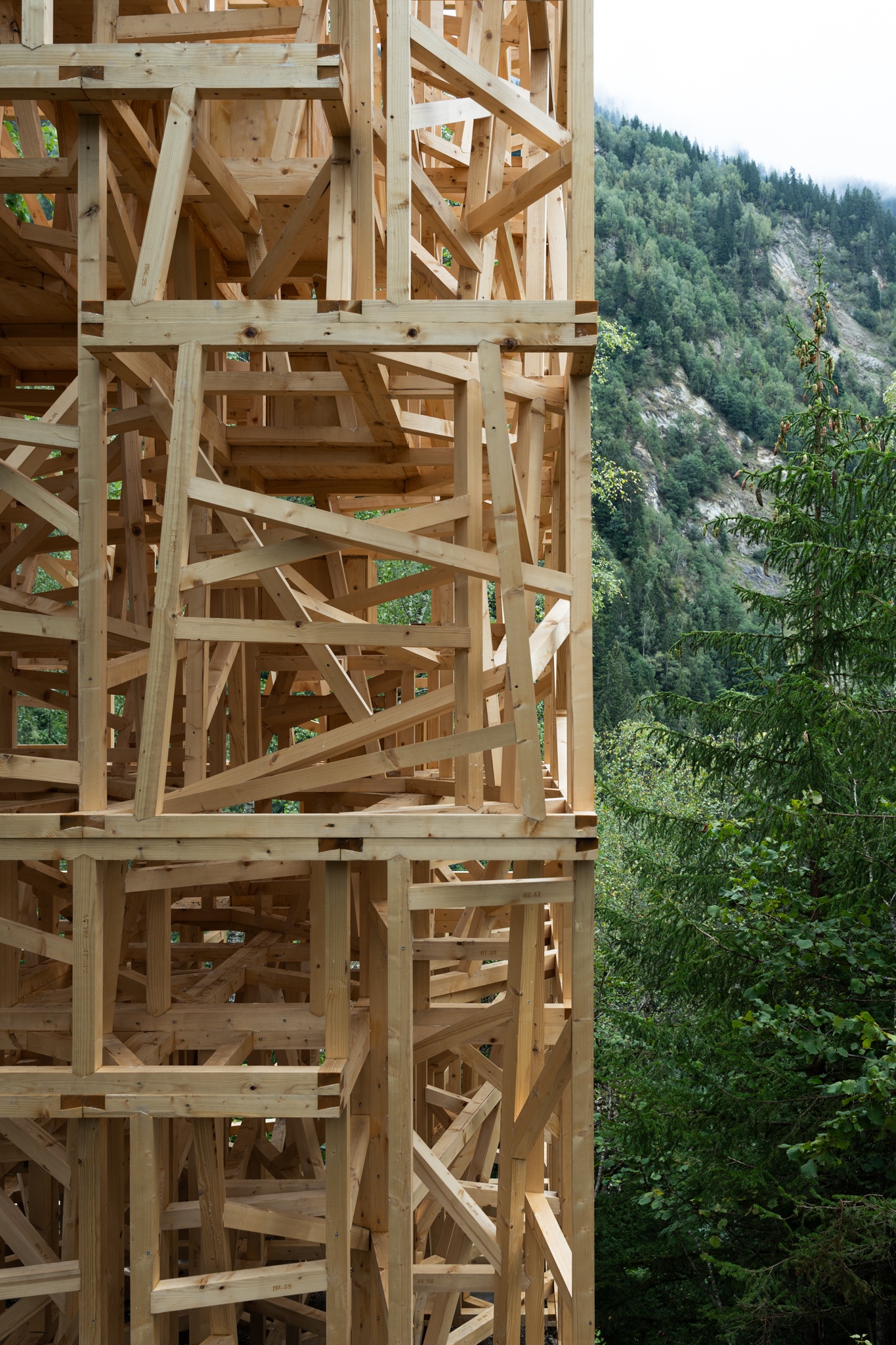 caschlatsch structure with backdrop of mountains